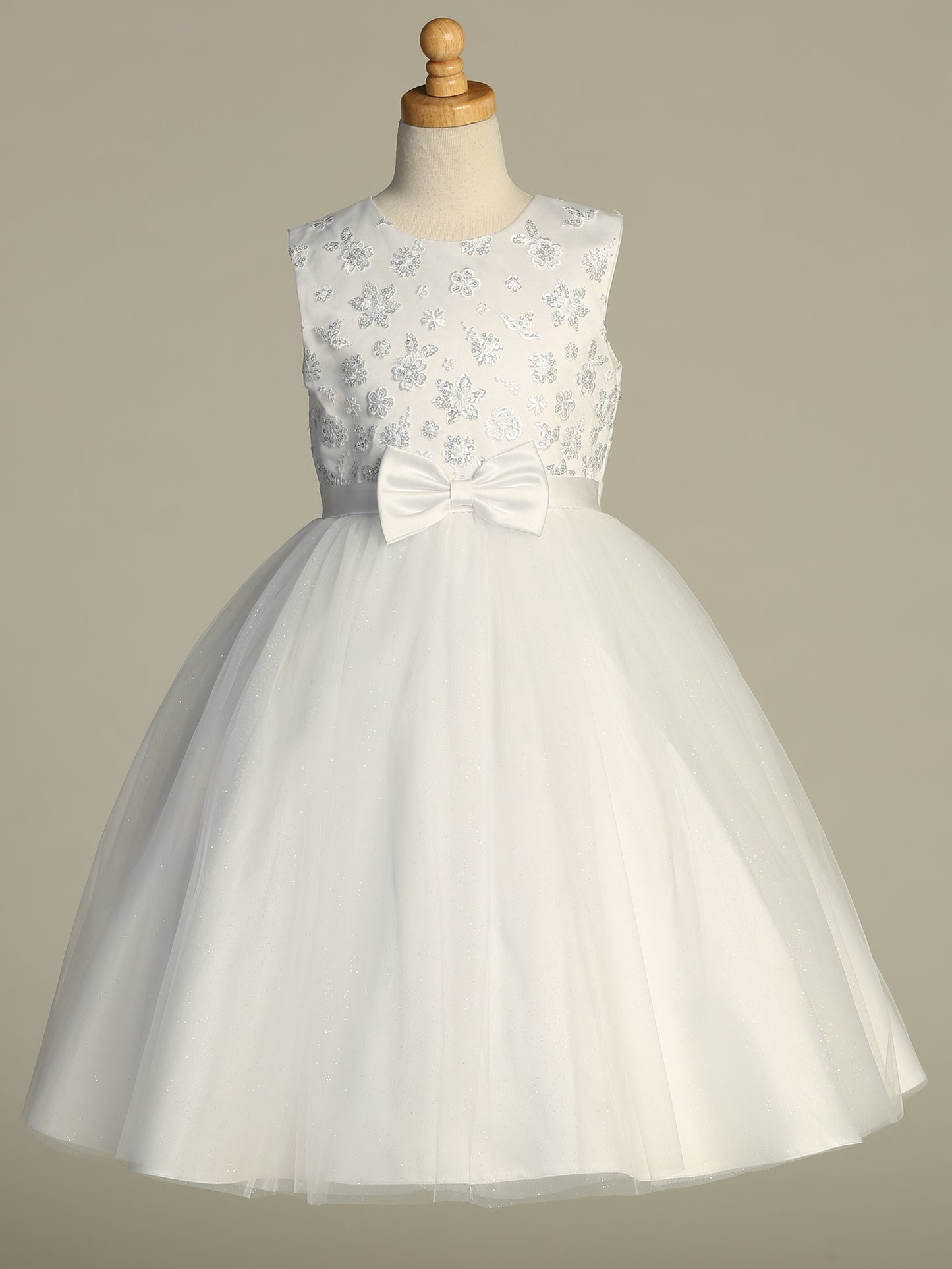 Lovely Embroidered Tulle With Bow White Girls Dress Plus Size Canada mannequin